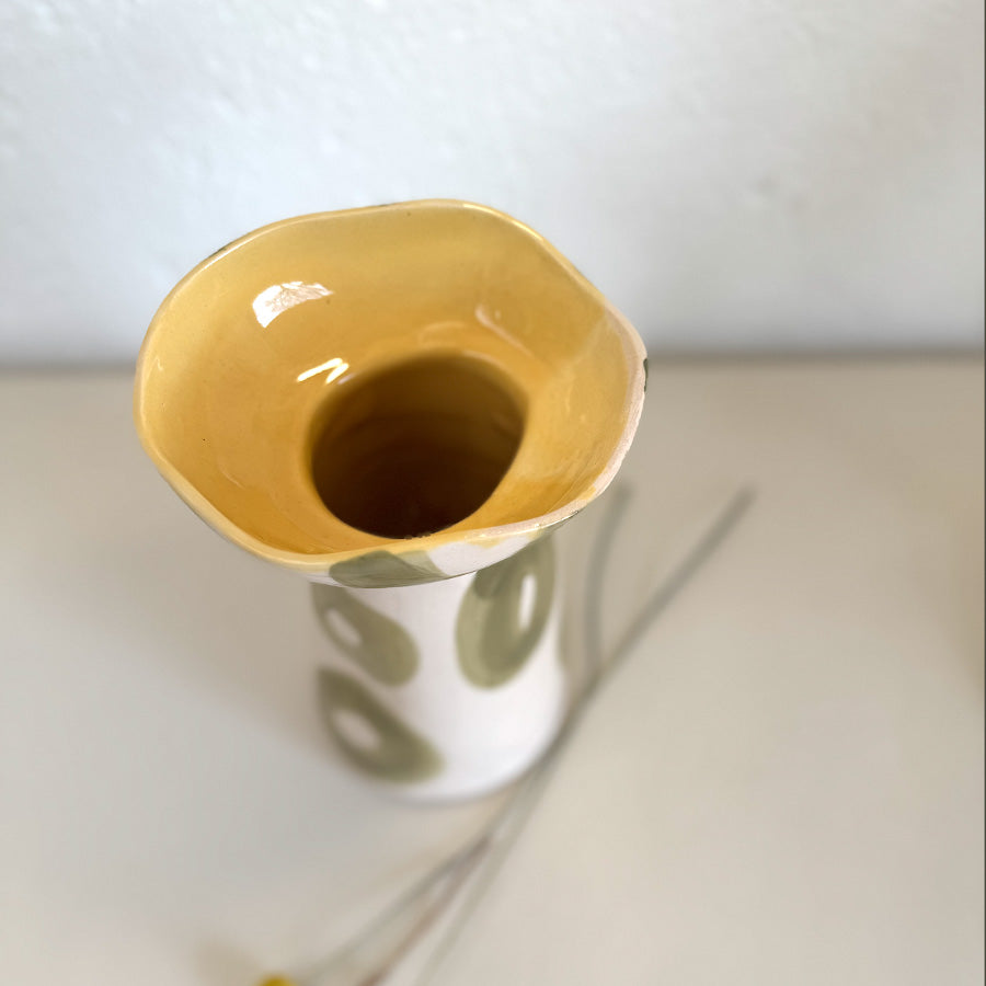 Muwuyu Stemmed Vase